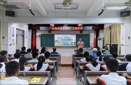 汕头市委会,市游泳协会举办"同心助力百千万工程,关爱青少年健康